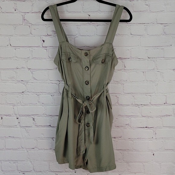 Japna Green Button Down Romper with Pockets and Waist Tie. Size Large . GUC - Picture 1 of 6